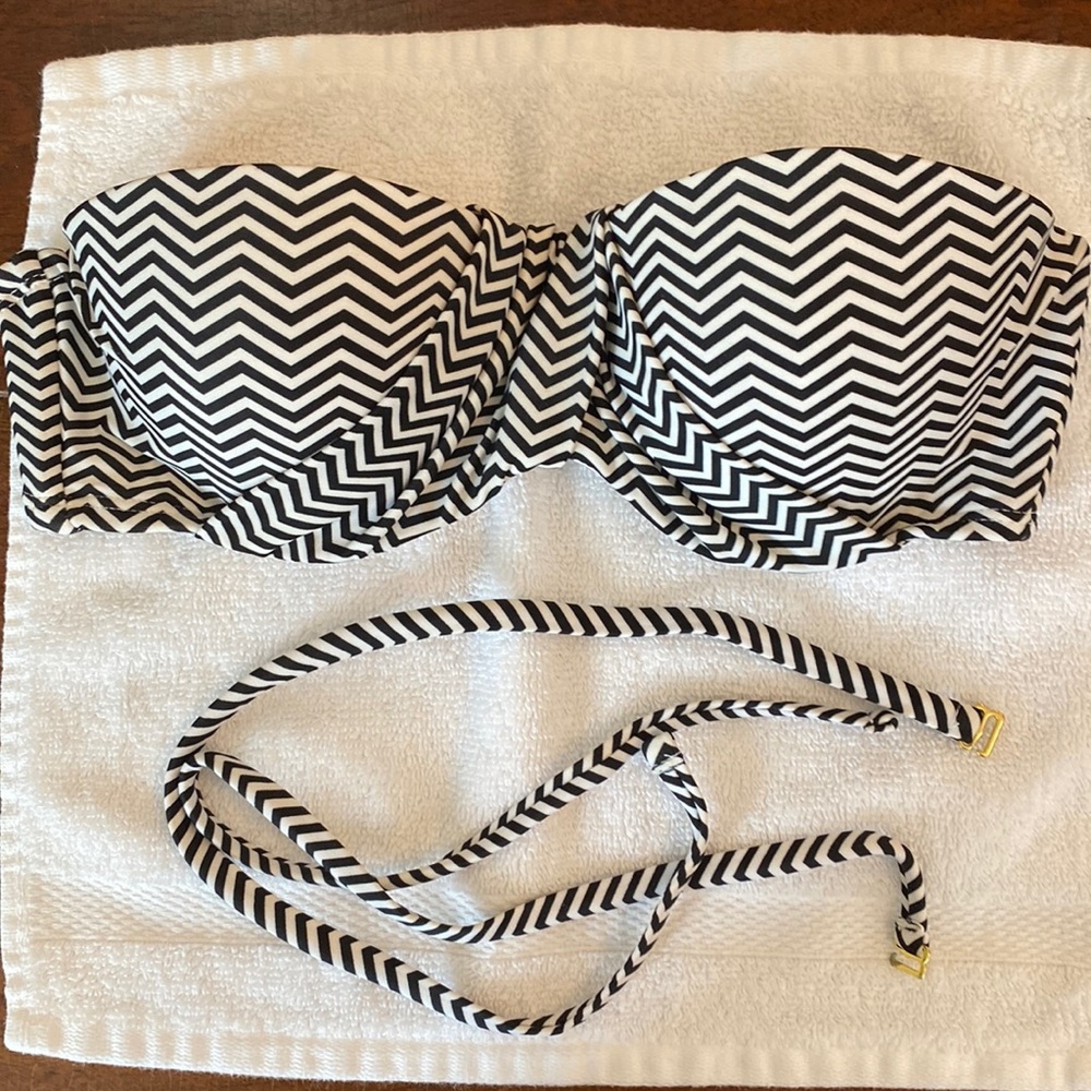 SMALL BIKINI TOP Bandeau style with optional straps, metal hooks, CUTE center